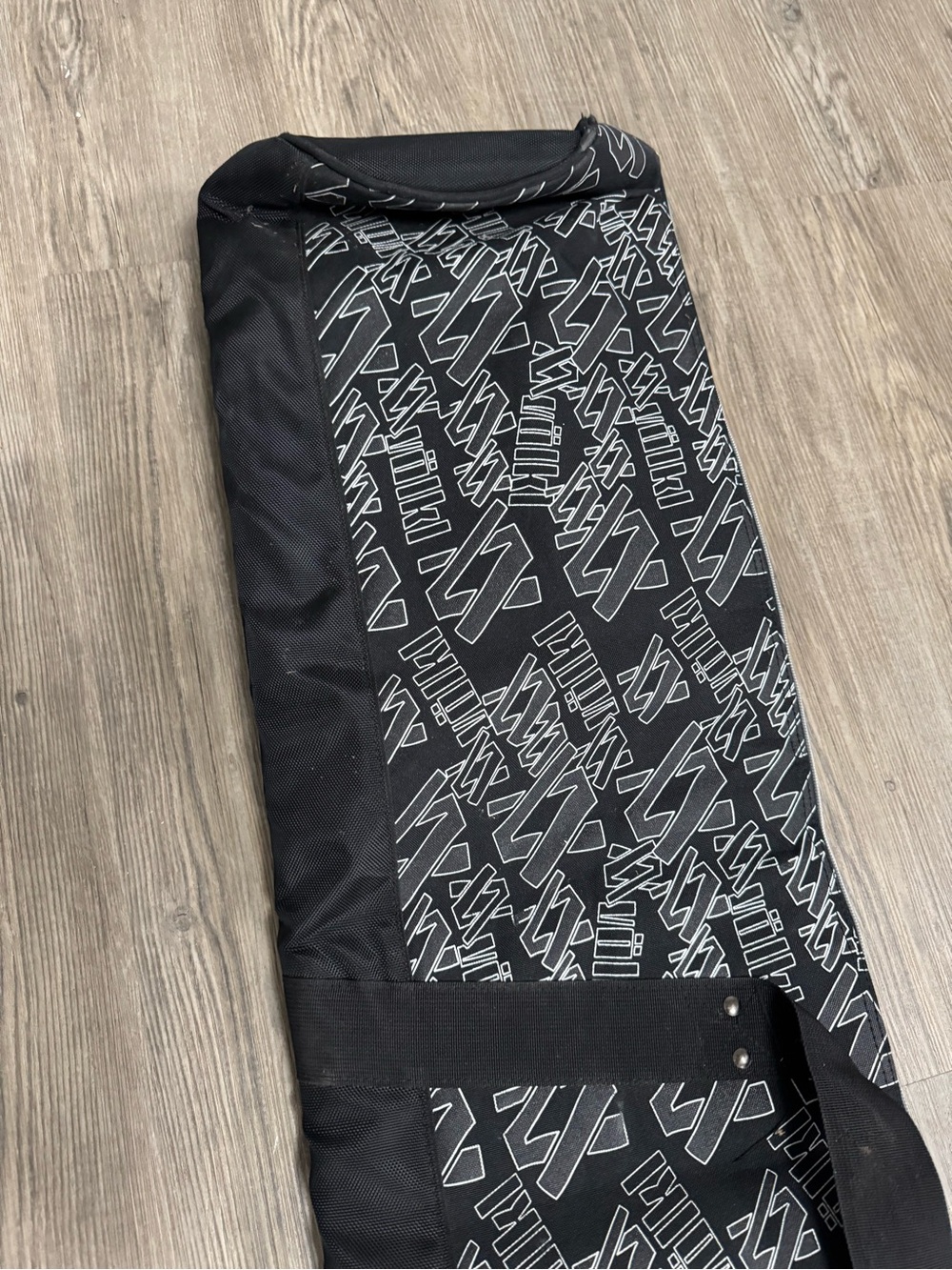 Volkl Travel Ski Snowboard Bag 66" X 11" Black Extendable All Over Print - Picture 3 of 9